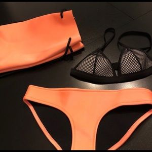 💙Triangl set, excellent condition!!